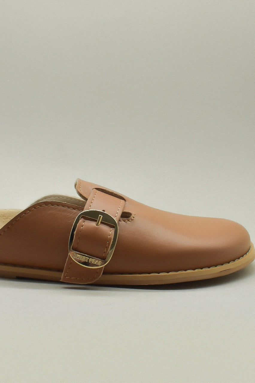 White Mountain Women's Bueno Leather Clog - Comfortable Casual Suede & Leather Clogs